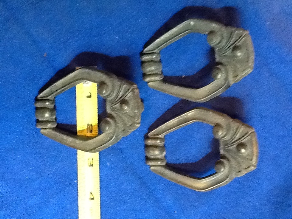 VTG BRASS DRAW RING PULLS 3 ART DECO W/GEOMETRIC DROP HANDLE & FAN TOP 060826BR