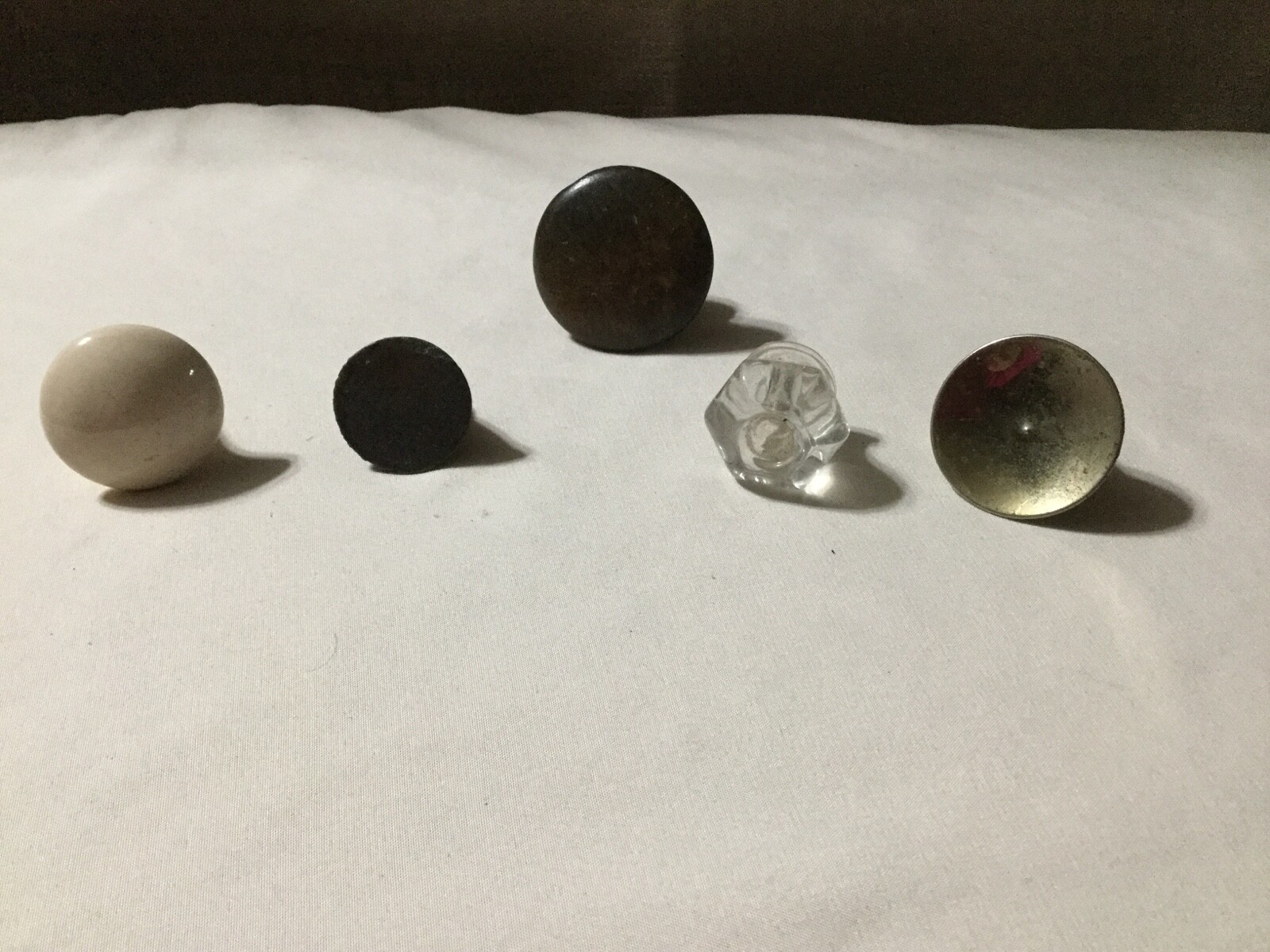 Lot of 5 Vintage Cabinet Knobs Drawer Pulls