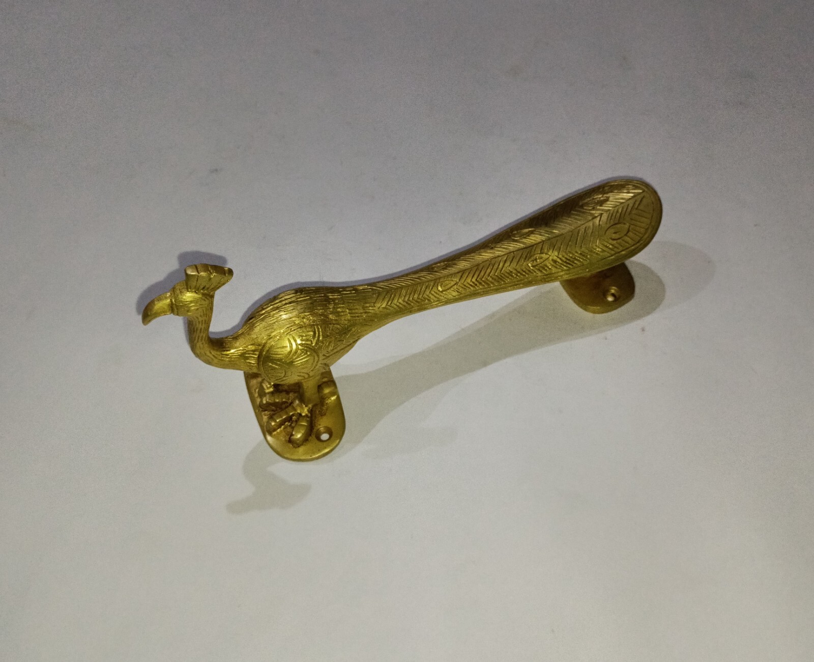 Brass Peafowl Cabinet Pull Peacock Fingers Base Cabin Entrance Door Handle HK506