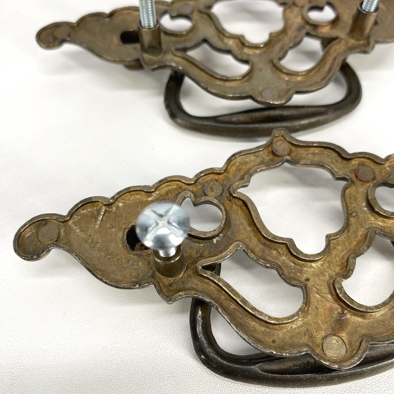 Vintage Antiqued Gold Pierced Bail Pull Drawer Handle Set Of 10 Scalloped