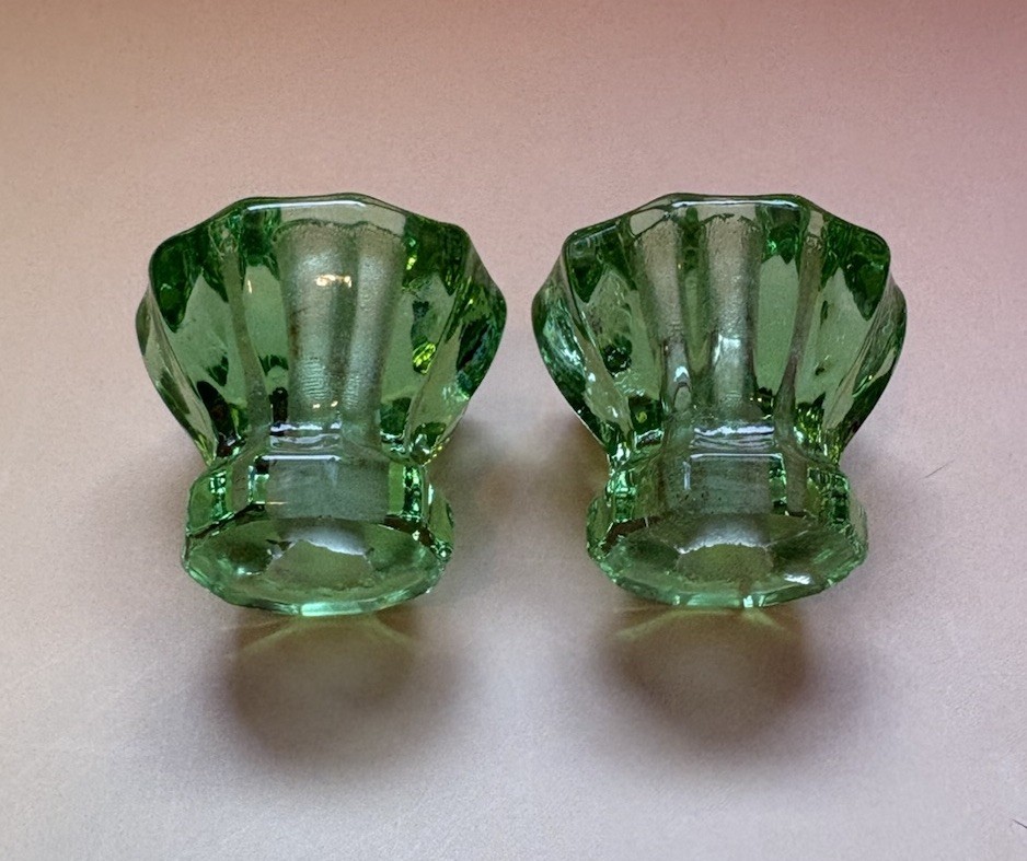 2 Antique GREEN URANIUM DEPRESSION GLASS Knobs Pulls Cabinet 1 1/8”—GLOWS!