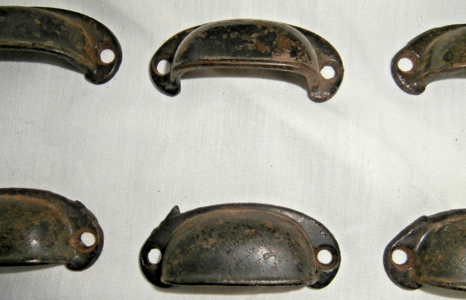 STEEL DRAWER PULLS VINTAGE STORE QUALITY – CUP STYLE BASIC BLACK – SET OF SIX