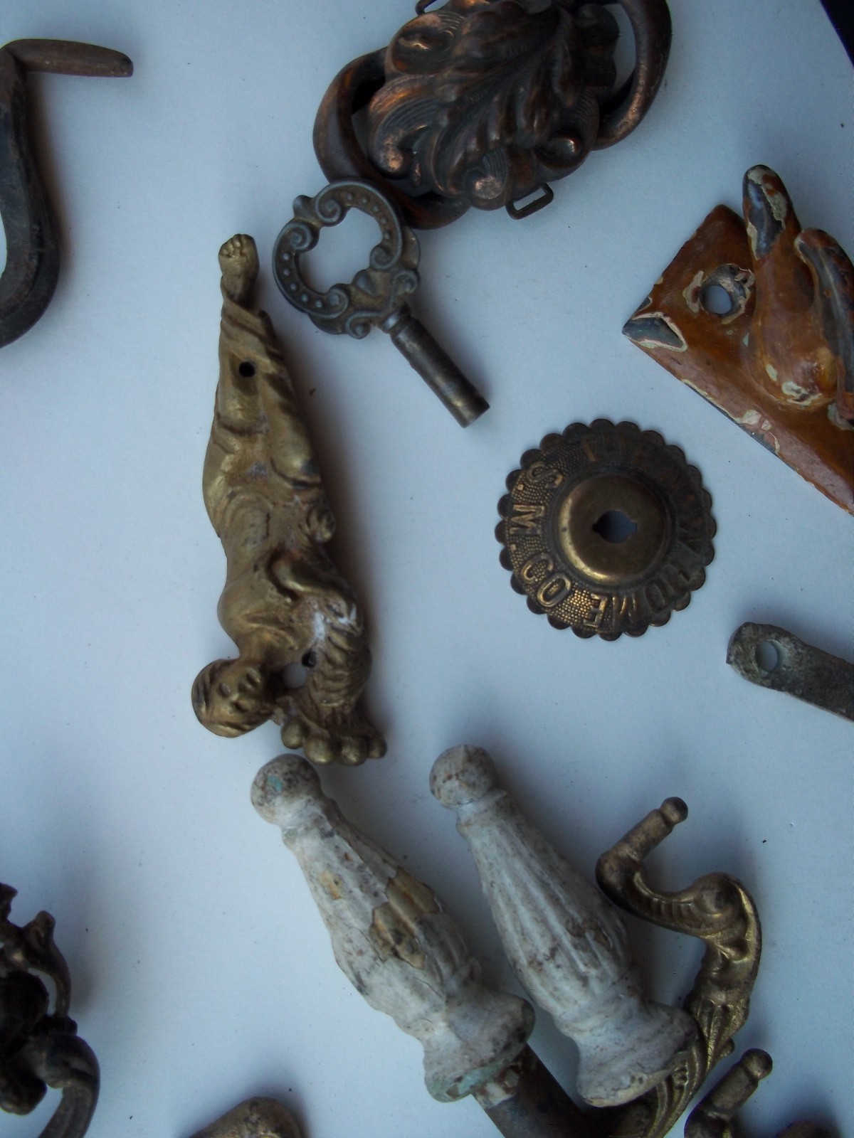 LOT ANTIQUE FURNITURE HARDWARE-PULLS,BAILS,HANDLES,ECT.