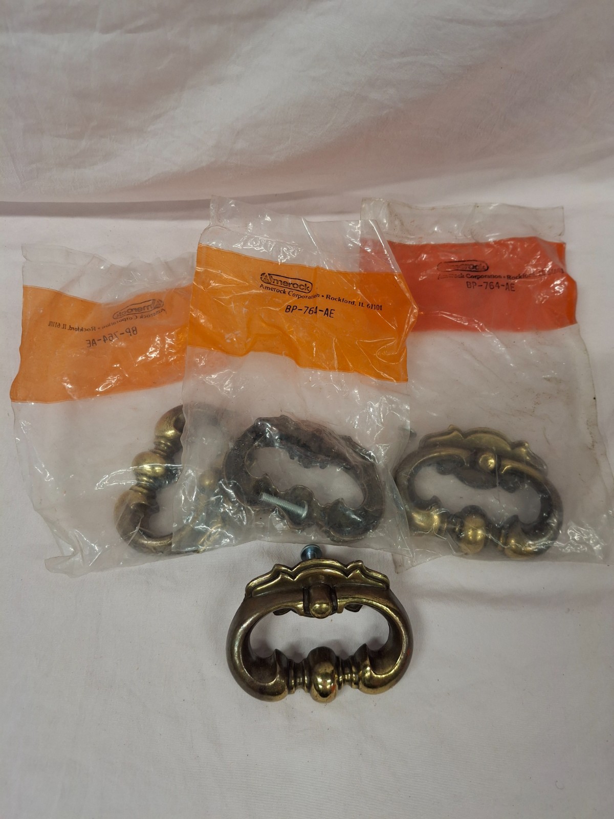 Lot of 4 Amerock BP764-AE Antique English Brass Furniture Knob Handle Cabinet