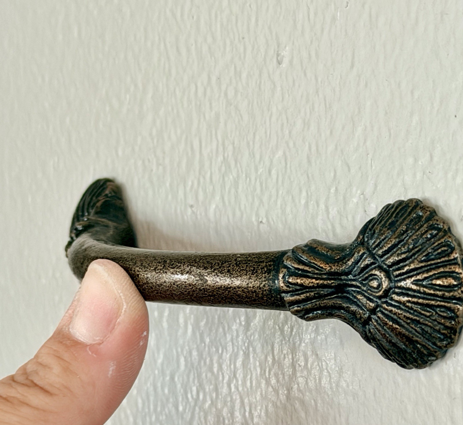 Set Of 2 Antique Bronze Metal Drawer Pulls Carved Metal Fanned Peacock Feathers