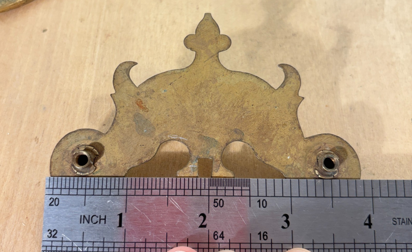 Pair Vtg Brass Chippendale Batwing Drawer Pulls w Etched Details on Edges #4686