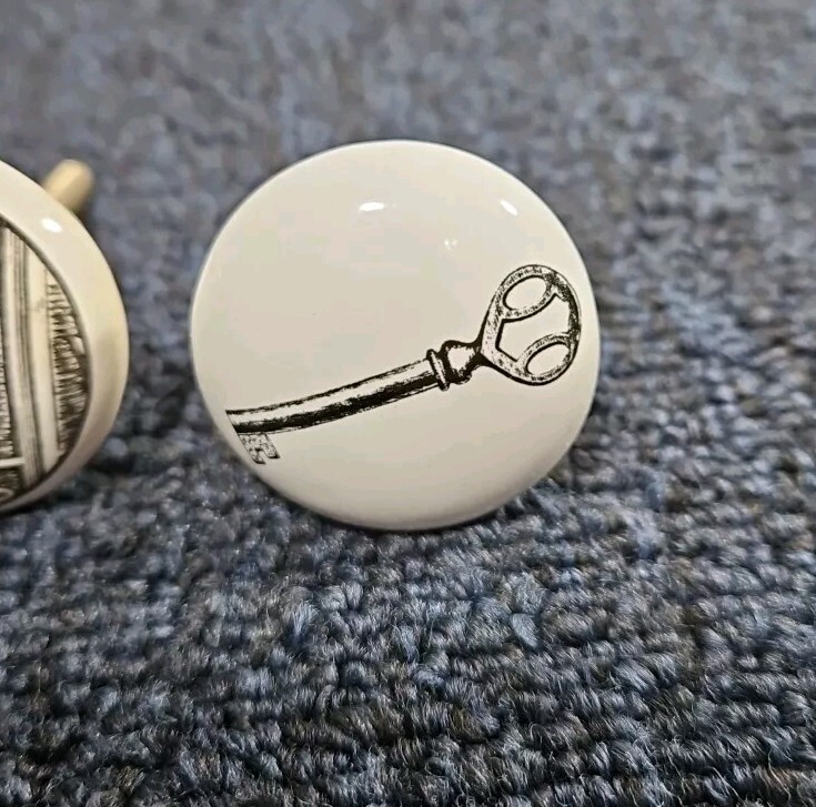(Lot Of 3) Vintage Round White Skeleton Key & Lock Image Cabinet Drawer Pulls