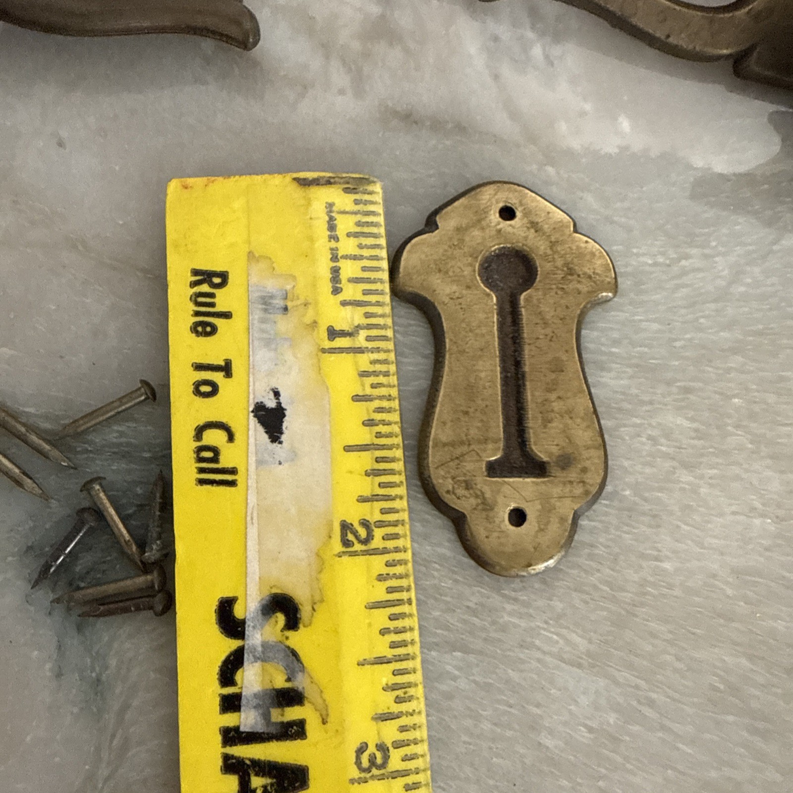 LOT 6 VINTAGE BRASS PULLS W/ BACKPLATES & KNOBS Drexel Grand Villa