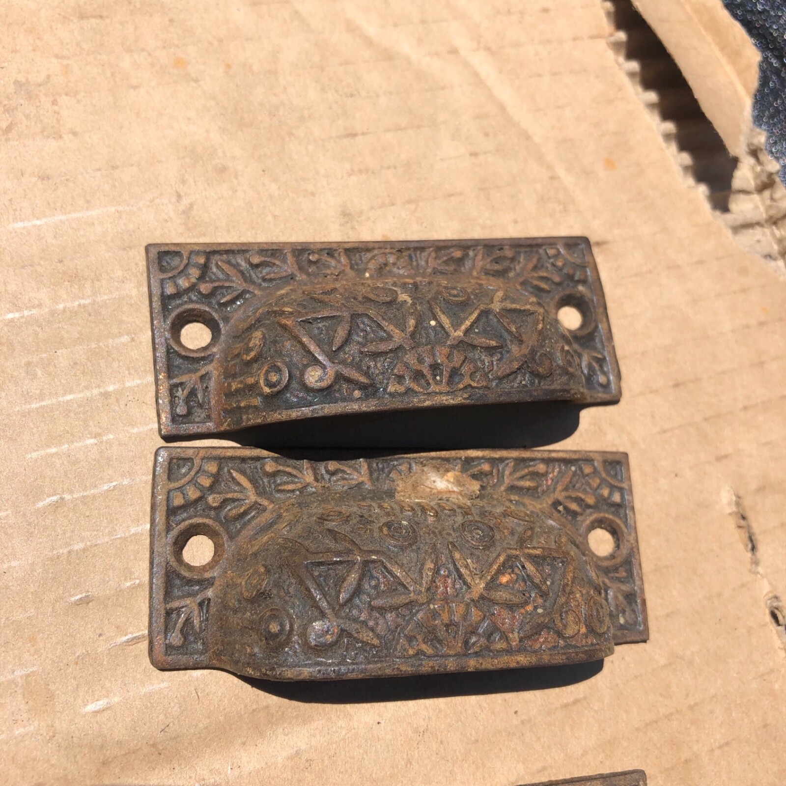 Pretty set 7 c1870 matching authentic VICTORIAN cabinet pull hardware 3 sizes