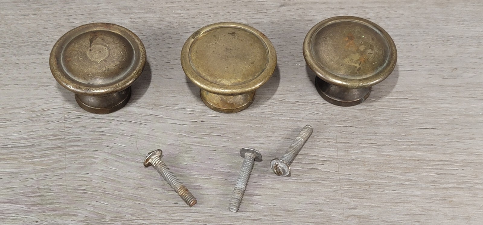 Drawer Pull Cabinet Knob Solid Brass Vintage 1 1/2 Dia 1″ Tall Traditional Round