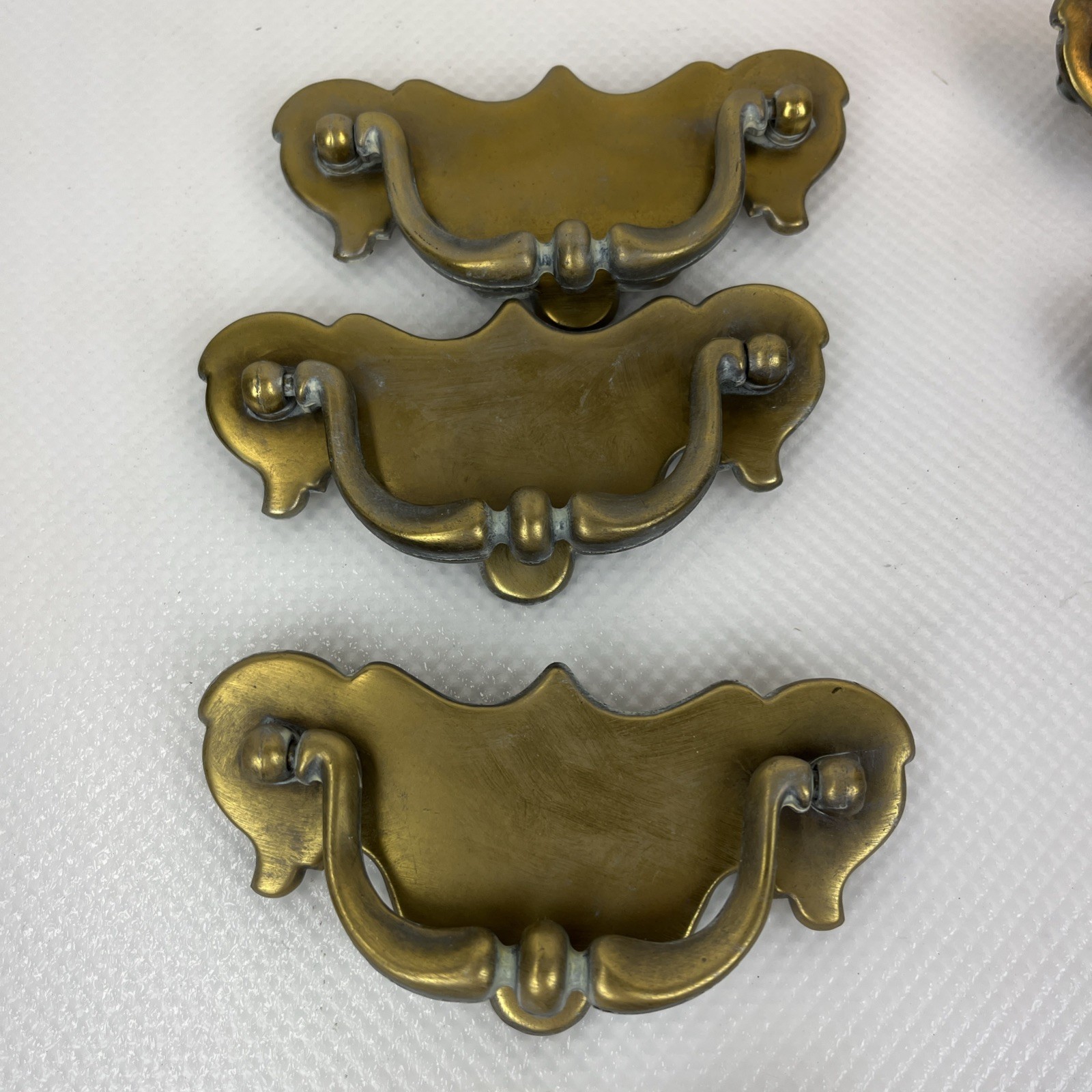Lot 6 Vintage Brass Drop Handle Drawer Pull with 5 pull knobs Cabinet Hardware