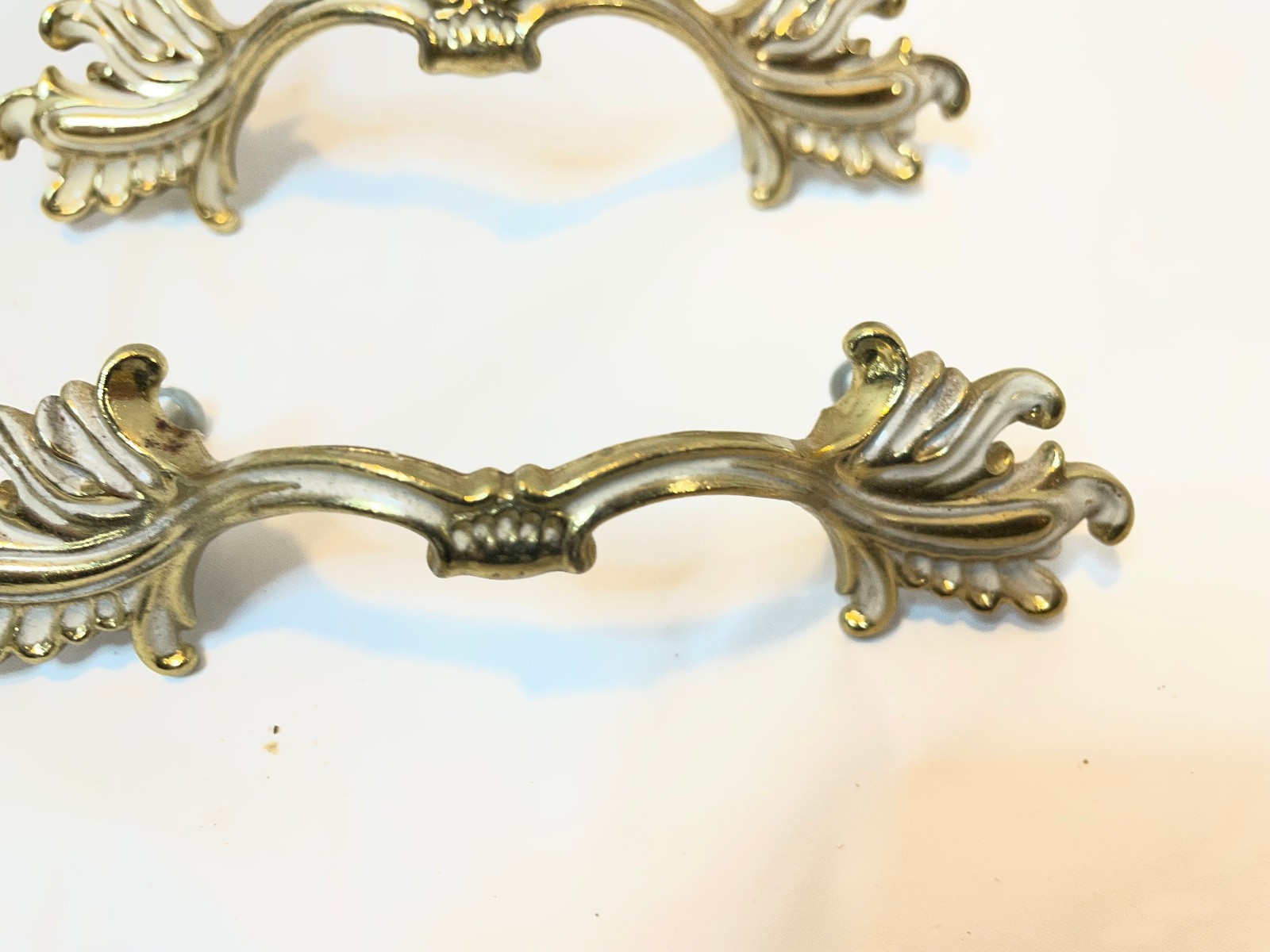 Vintage Ajax 990 Drawer Pulls Handles Scroll White Gold Ornate – Lot of 5