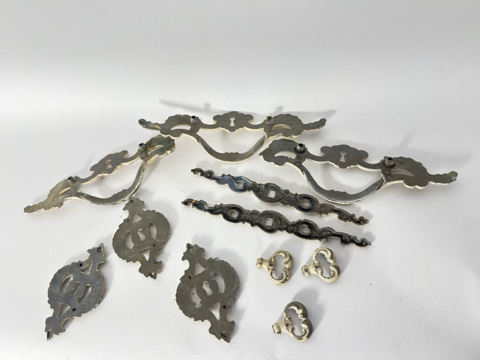 11 Pc VTG Drexel Heritage French Provincial Ornamental Drawer Knobs Pulls Accent