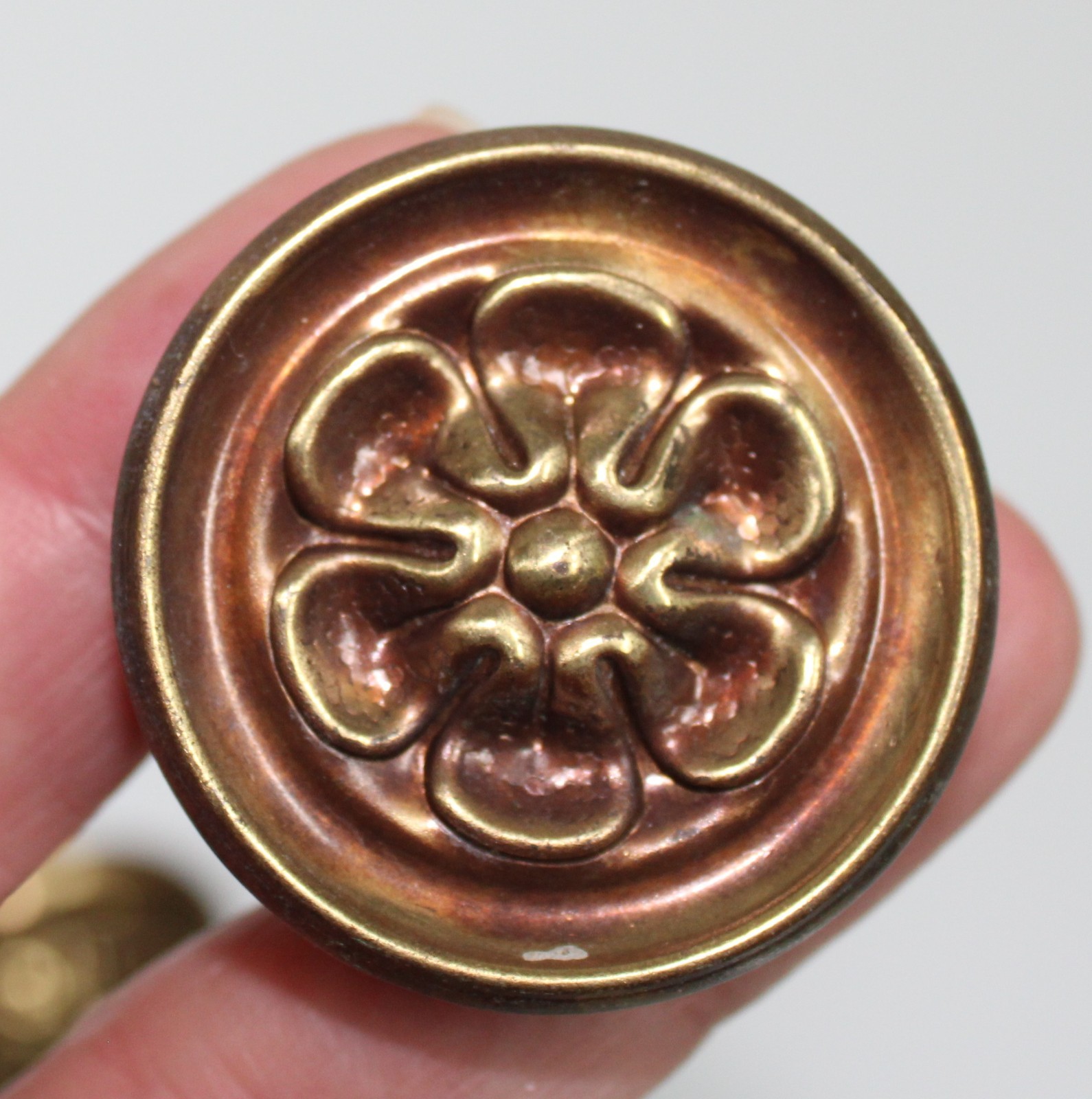 Vintage Brass Tone Floral Cabinet Knob Drawer Pull 1.5″ Round Single