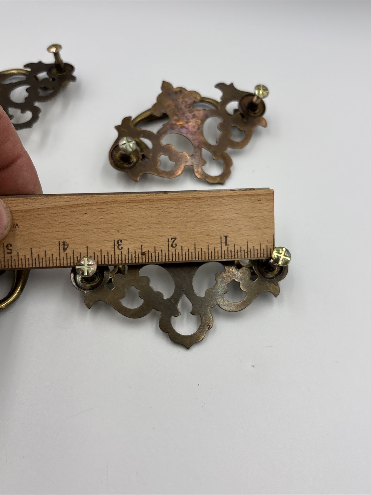SET OF 4 ORNATE VINTAGE BRASS CHIPPENDALE STYLE BATWING DRAWER PULLS N4381