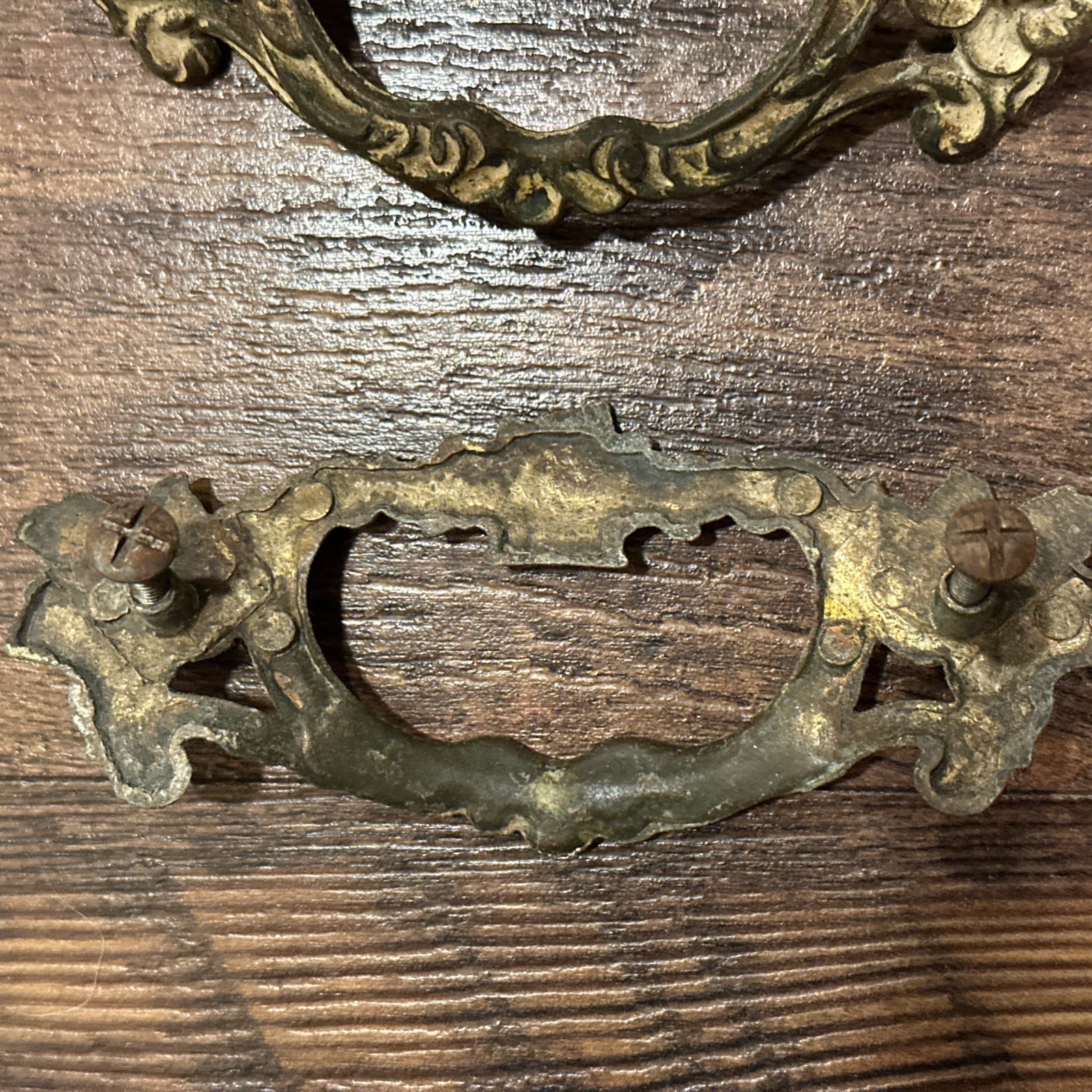 S/8-Vintage FRENCH PROVINCIAL-Distressed Cream-Metal Drawer Pulls-Florals/Basket