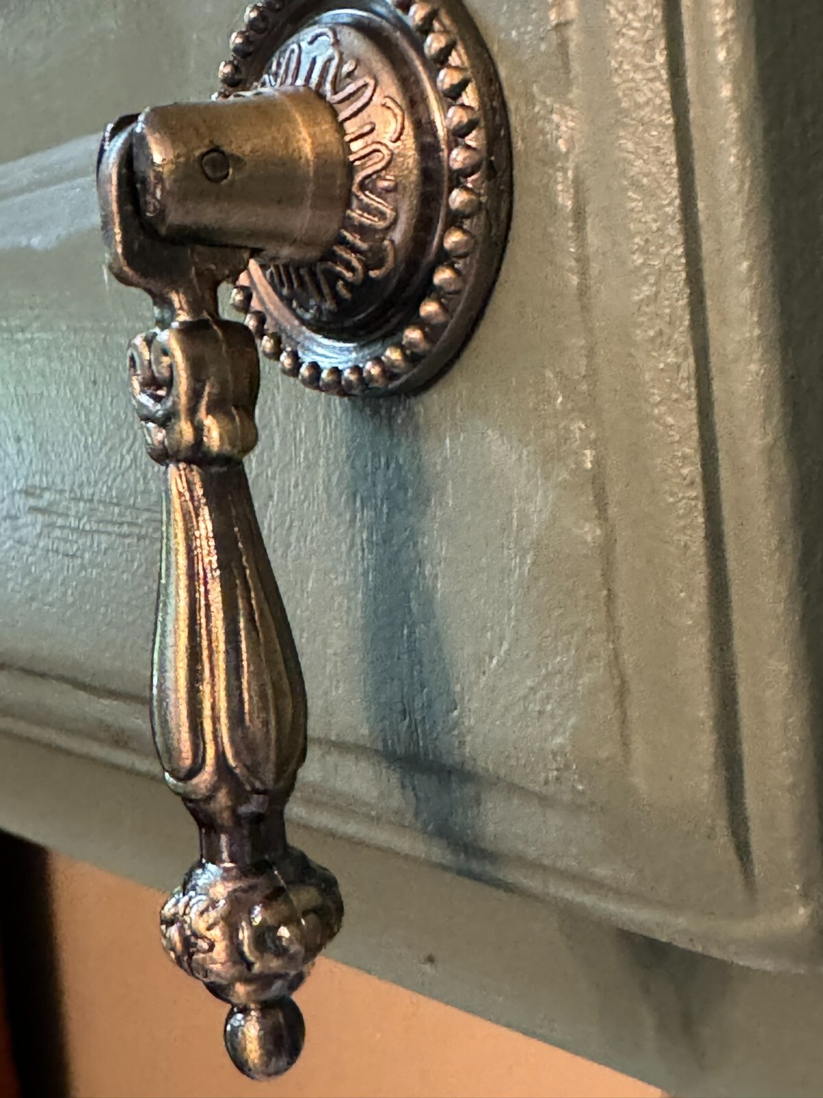 LOT 4: Vtg Antique Brass 2.5″ Teardrop Cabinet Door Furniture Pull Handle Knob