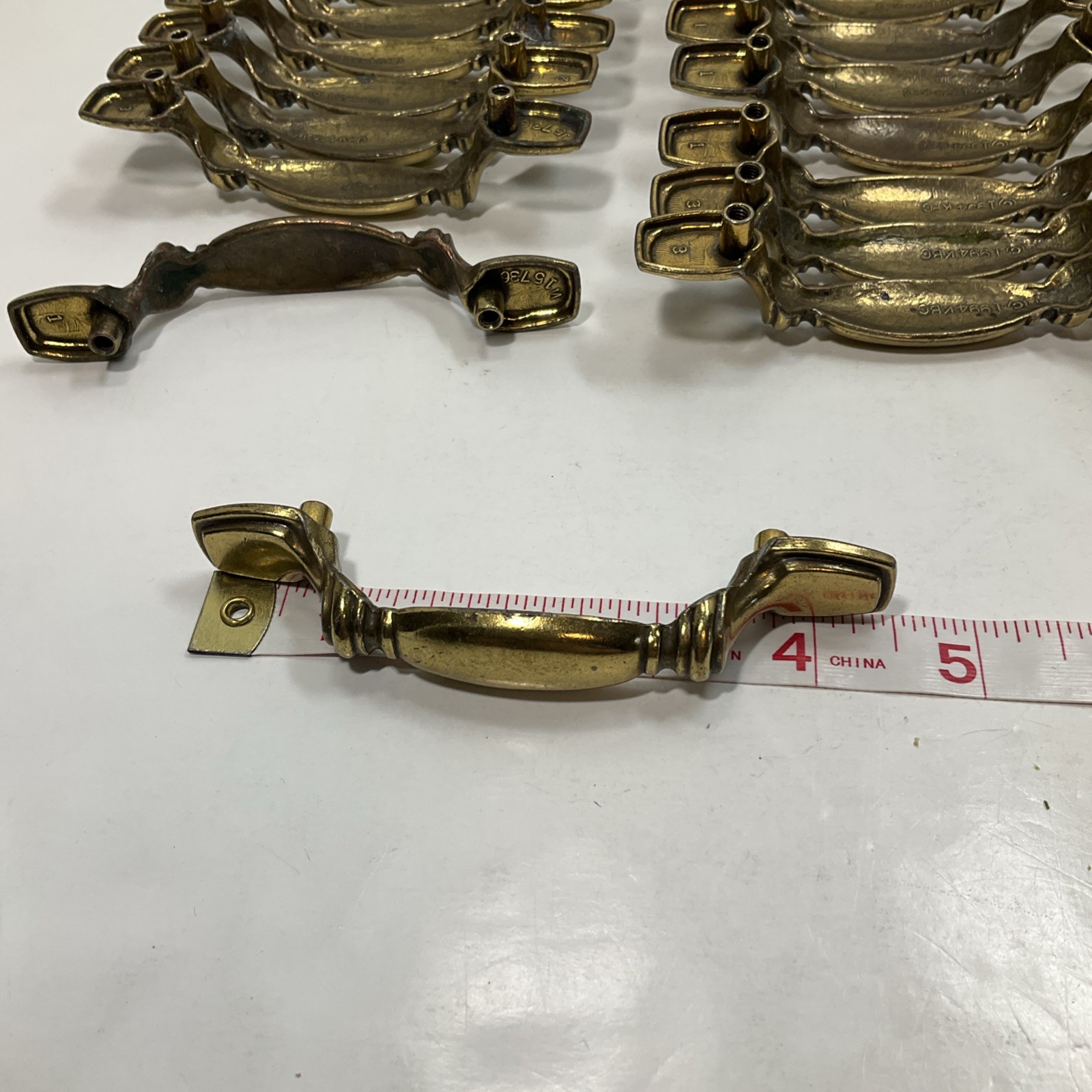 Keeler Brothers Corp. (KBC) 35 Pc. Vintage 1994 brass drawer pulls #N15736 Lot