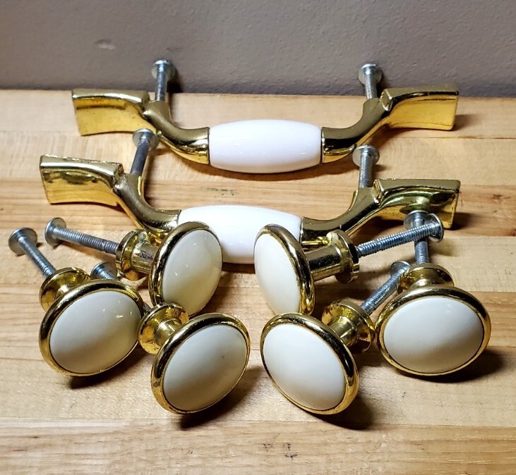 Lot of 8 Brass & Ceramic Cabinet Dresser Drawer Pull Handle Knobs