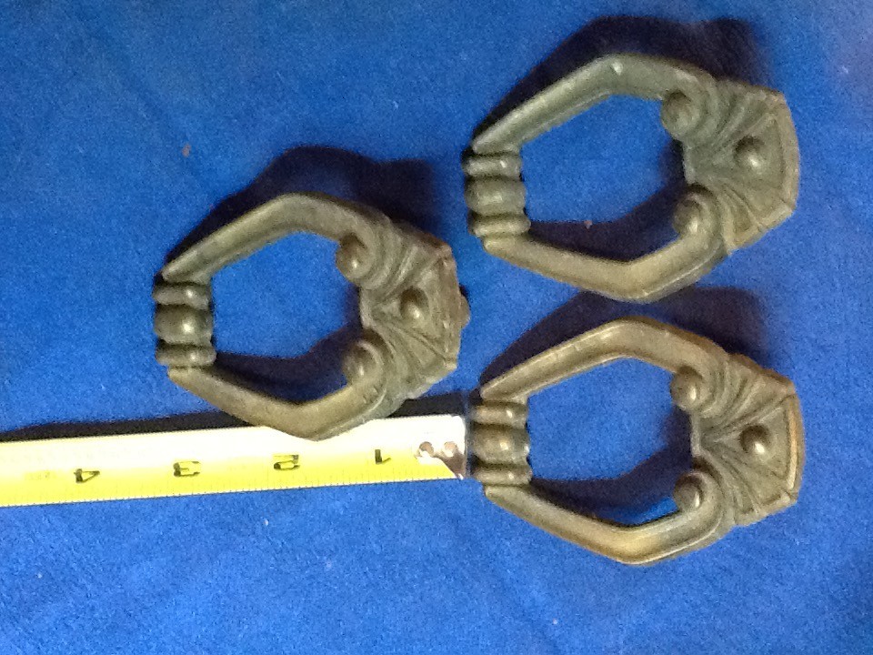 VTG BRASS DRAW RING PULLS 3 ART DECO W/GEOMETRIC DROP HANDLE & FAN TOP 060826BR