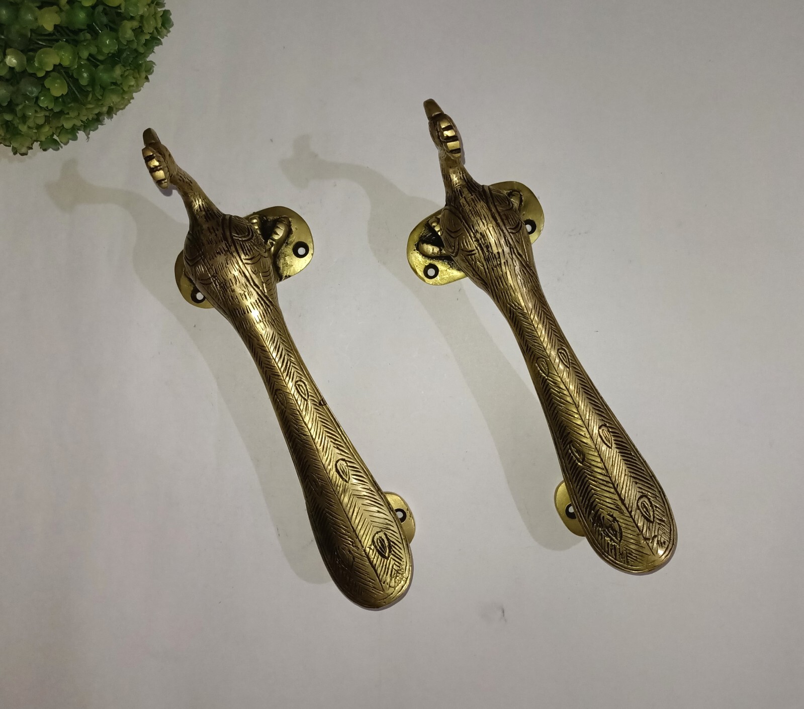 Peafowl with Fingers Design Base Door Pull Brass Peacock Long Tail Handles GTX