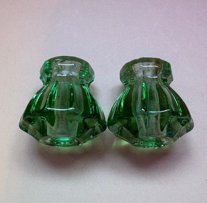 2 Antique GREEN URANIUM DEPRESSION GLASS Knobs Pulls Cabinet 1 1/8”—GLOWS!