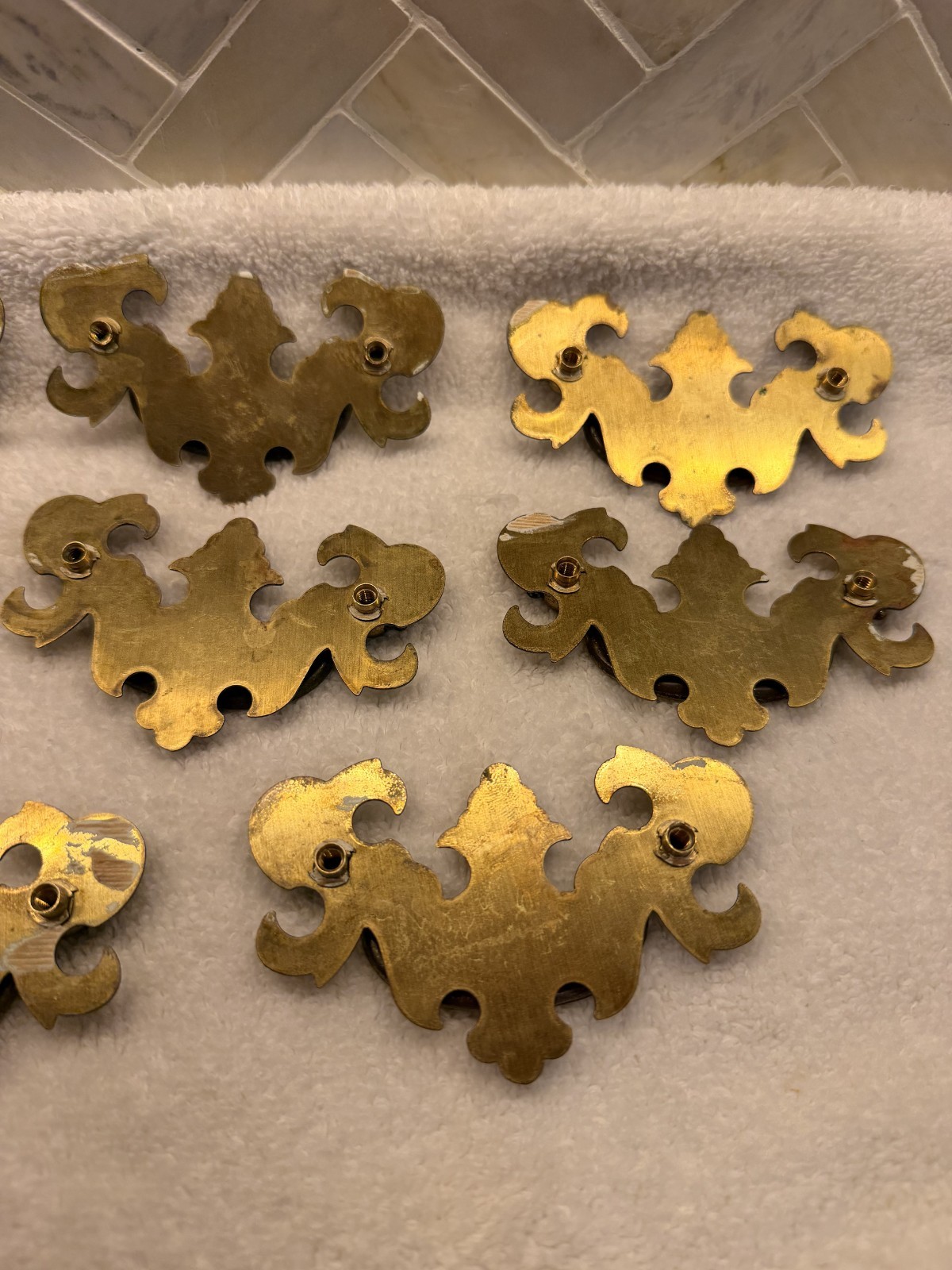 8 Vintage Unrestored Brass KBC K-8925 Chippendale Batwing Drawer Pulls