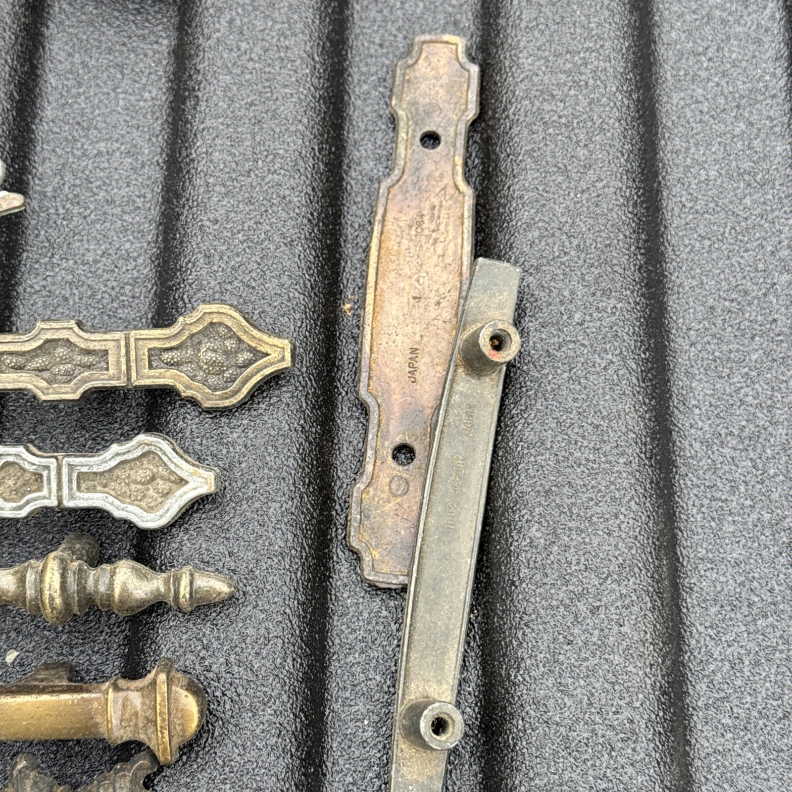 Lot Of Antique & Vintage Misc Hardware Lock Drawer Pulls & Cabinet Knobs Metal