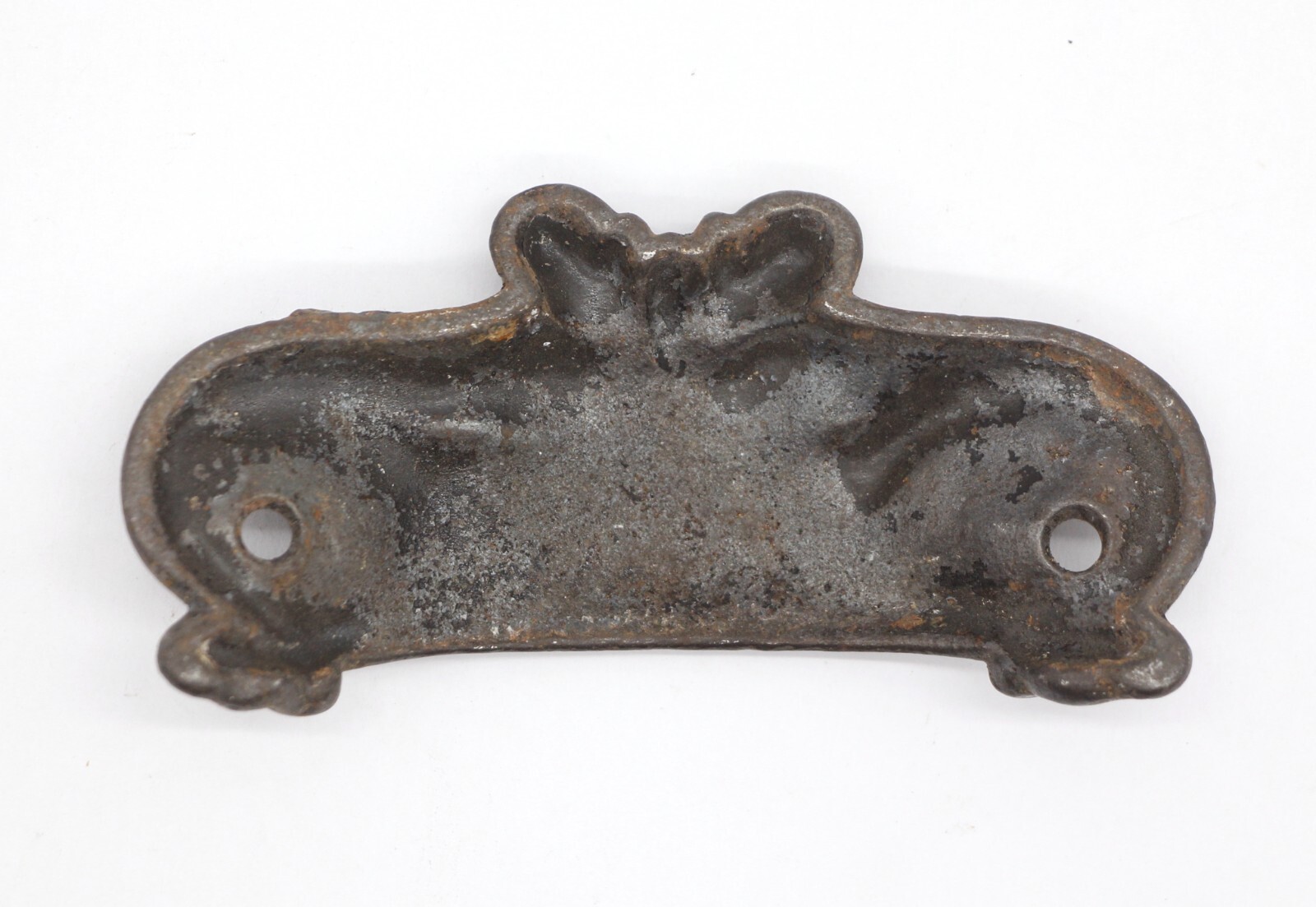 Antique Traditional 4 in. Cast Iron Cup Pull