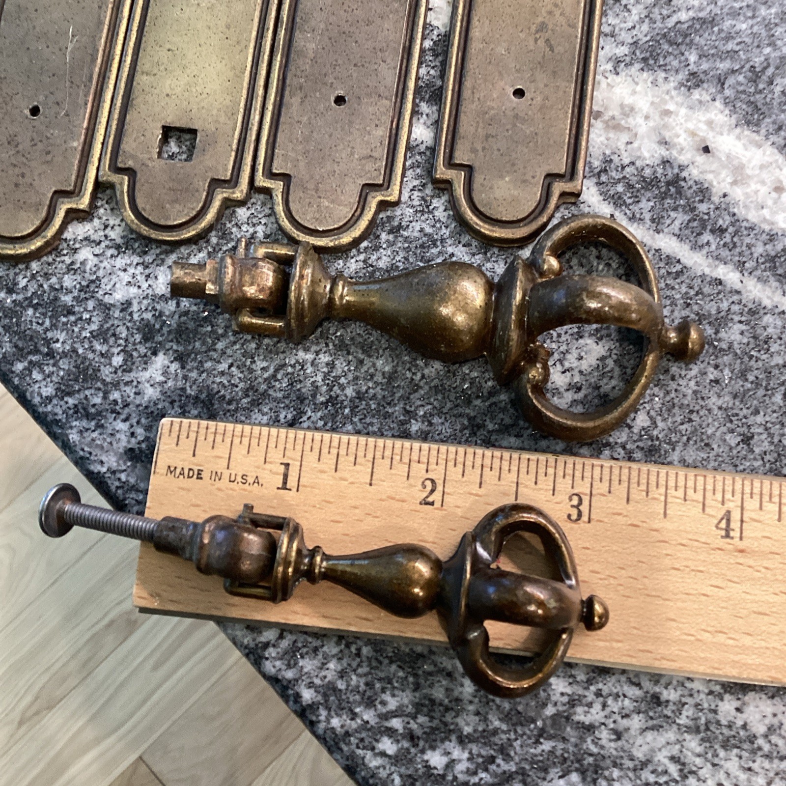 Vintage Reclaimed Hardware Drawer Pulls Handles Misc Mixed Lot 32 Pieces