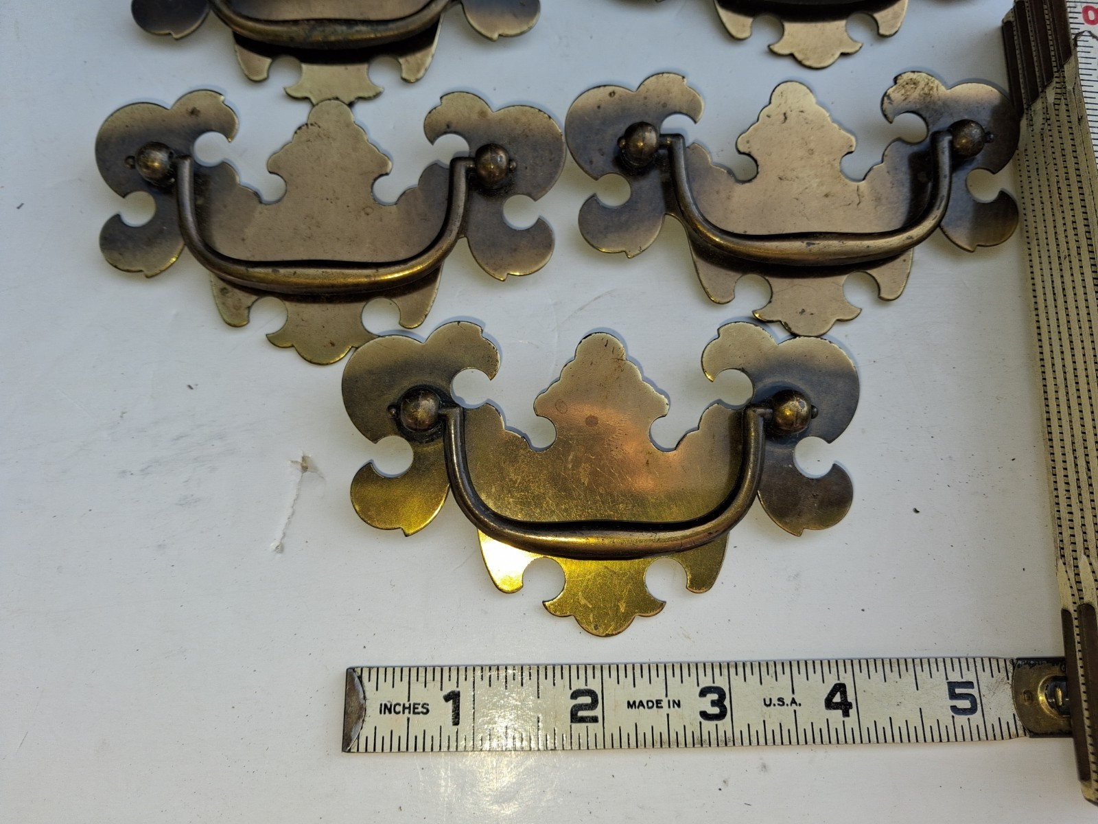 LOT OF VINTAGE ORNATE PULLS DRAWER HANDLES NO HARDWARE