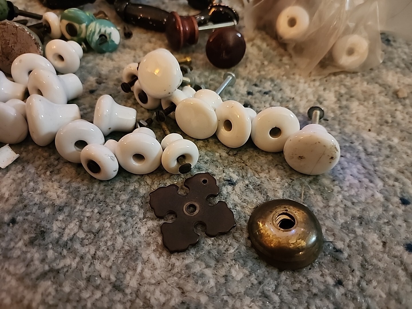 Lot Of Antique/vintage Drawer Pulls Brass Porcelain Wood Screws Some Sealed