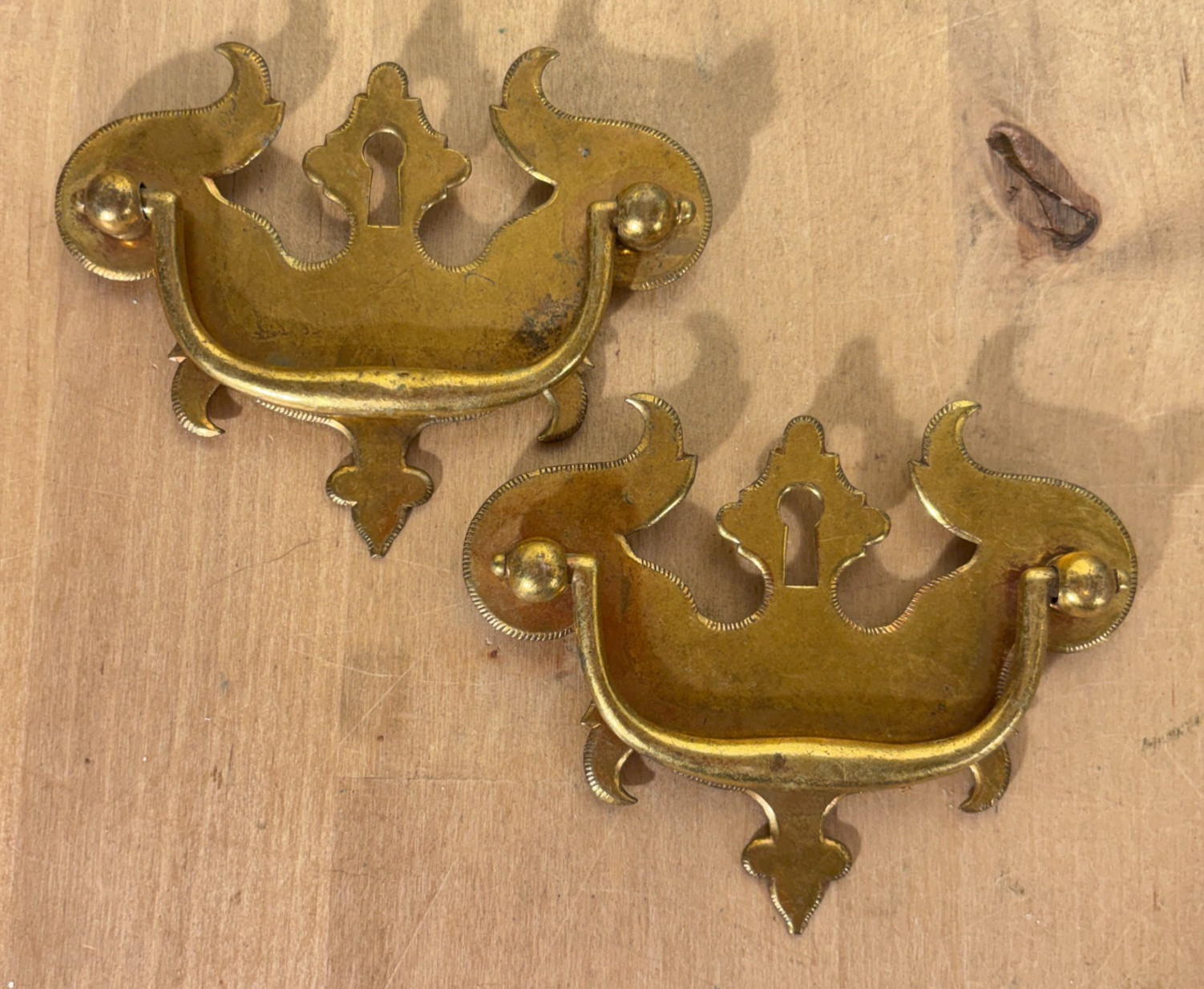 Pair Vtg Brass Chippendale Batwing Drawer Pulls w Etched Details on Edges #4686