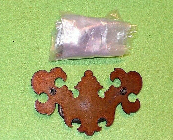8 vintage KEELER pulls COLONIAL CHIPPENDALE. MODEL N 2679. 4 3/8 ” W 2 3/4 ” C