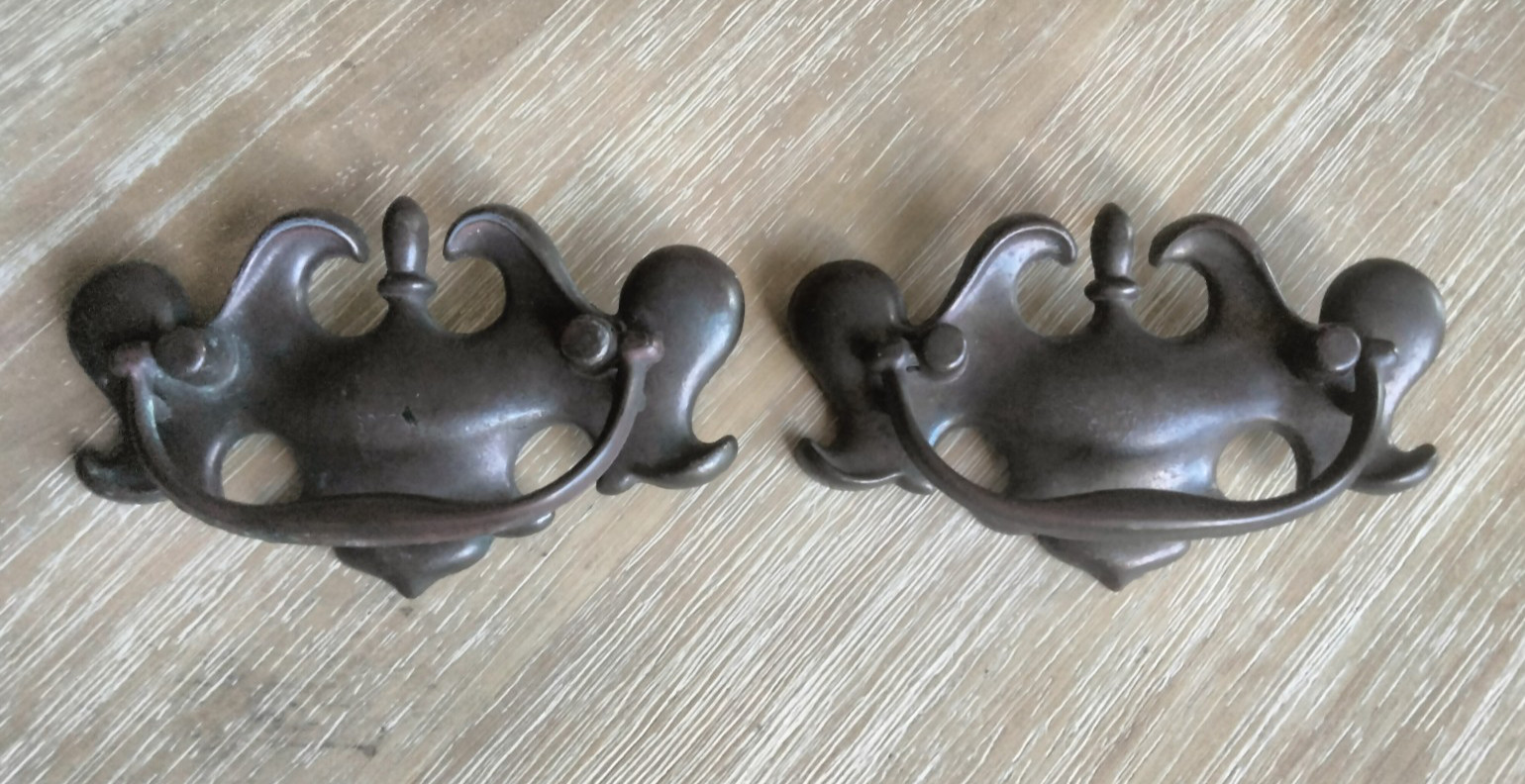 Brass Traditional Drawer Pulls Set Of 2 BPC 1906 4/3 Chippendale Batwing Patina