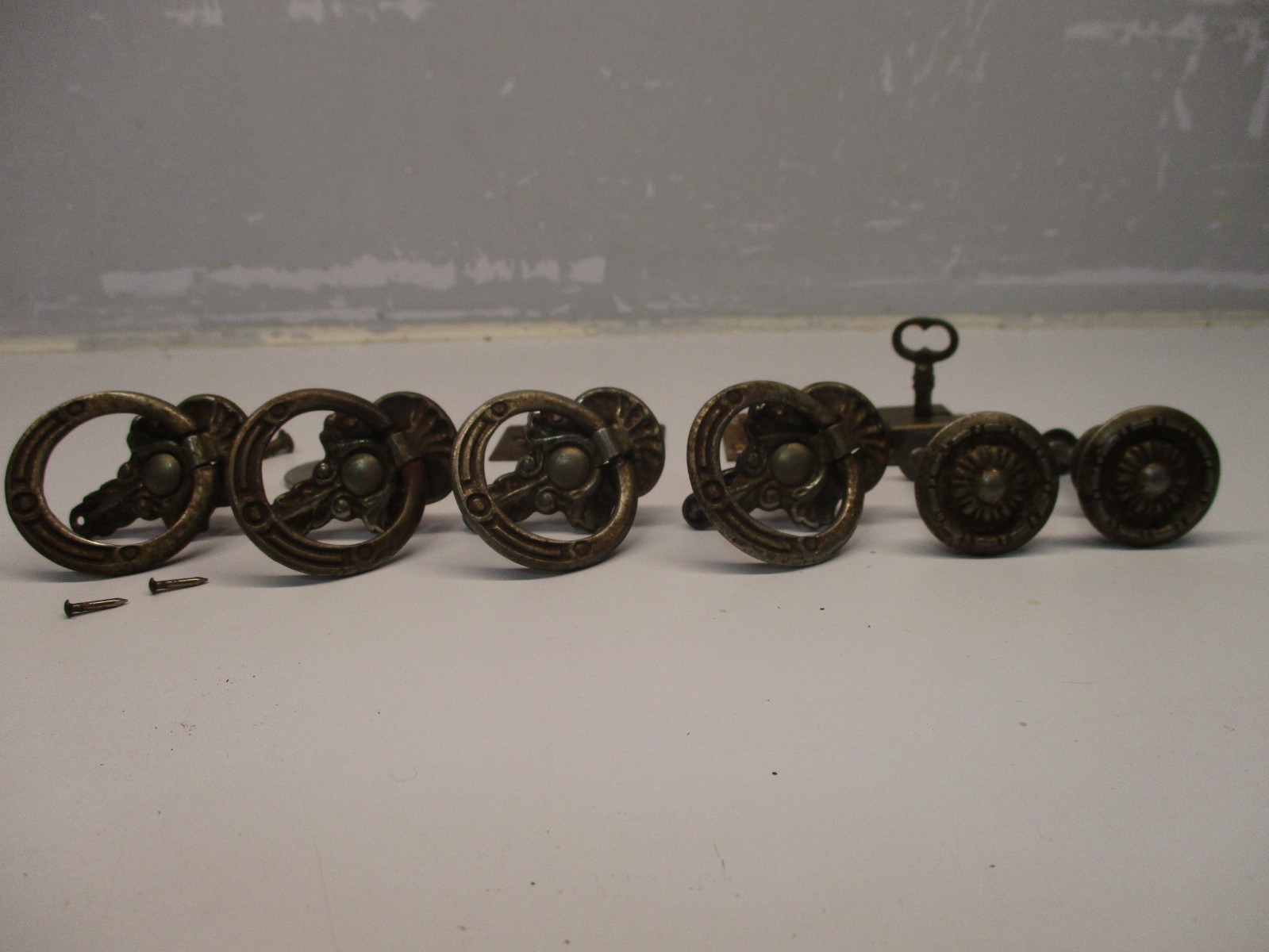 ANTIQUE FURNITURE HARDWARE DRAWER PULLS KEY ESCUTCHEONS & MORE VINTAGE & NEW