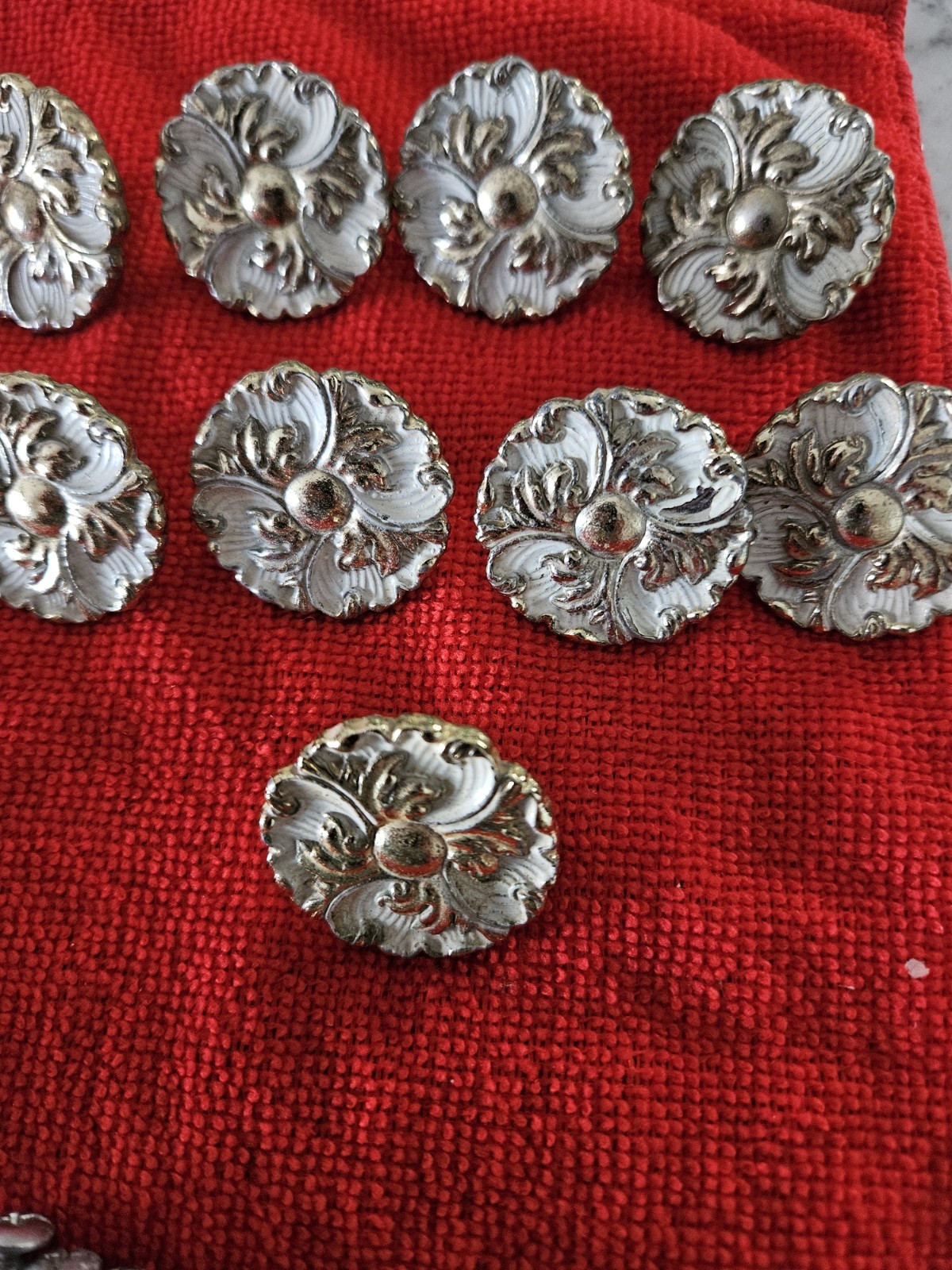 Vintage 1969 French Provincial Handel And Medallions Set Of 9