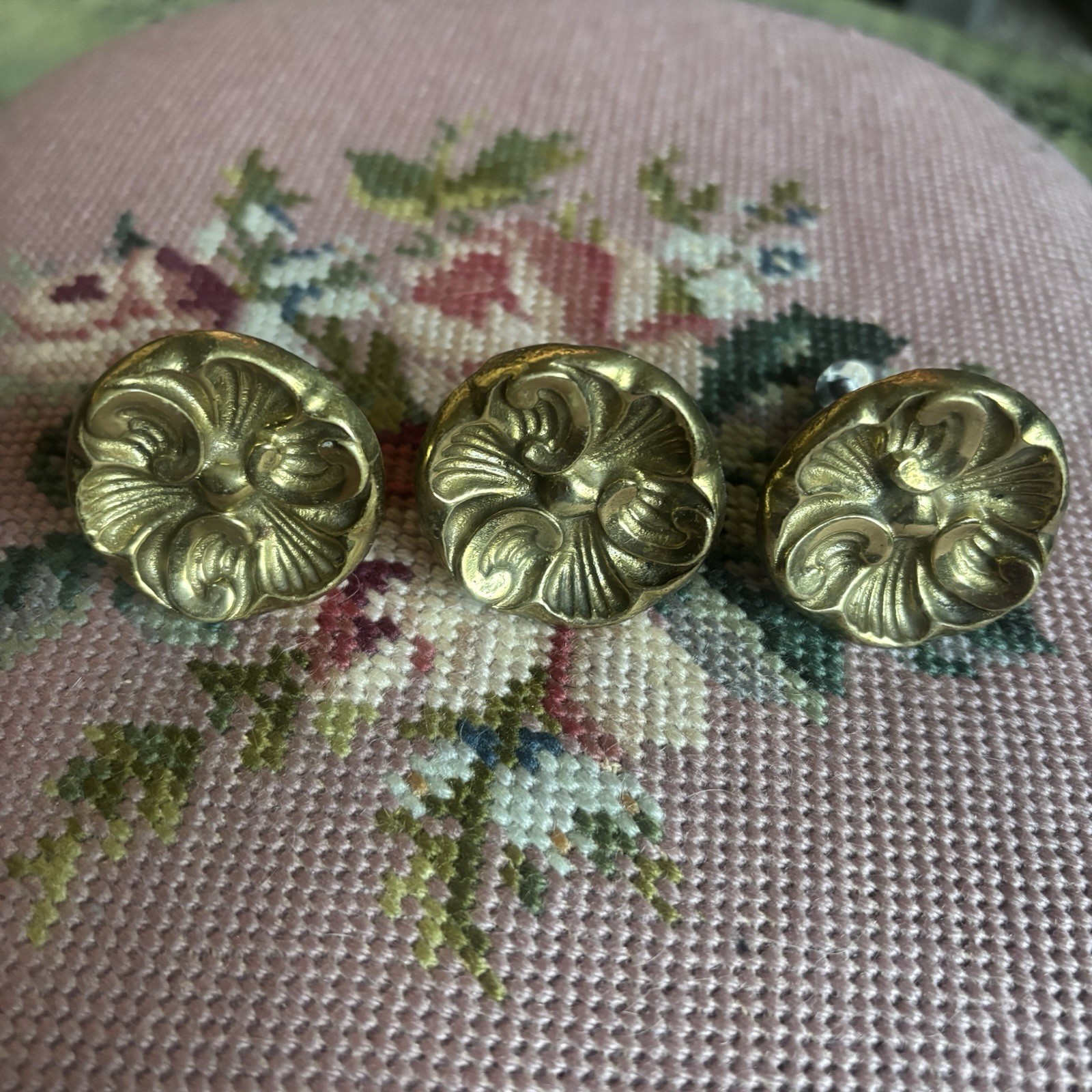Vintage 60s Brass Ornate Drawer Pulls Floral Cabinet Knobs Round Set of 3 A5739