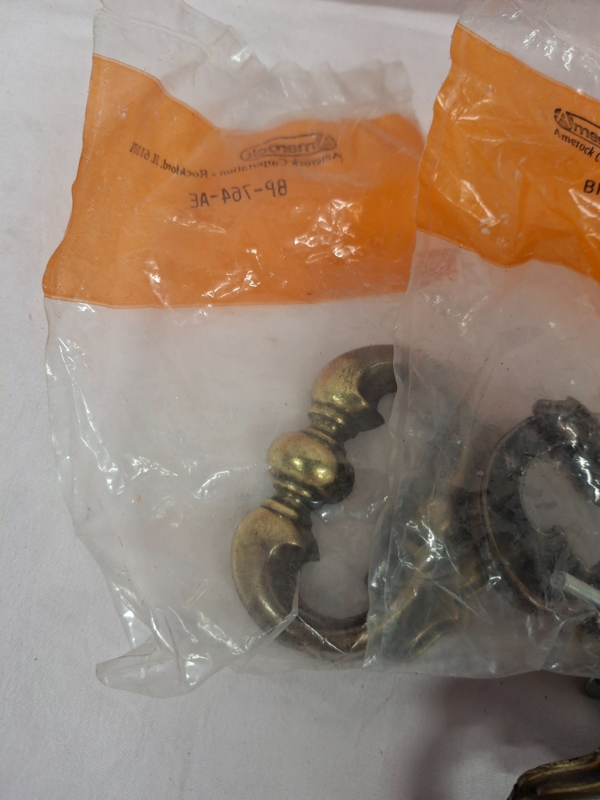 Lot of 4 Amerock BP764-AE Antique English Brass Furniture Knob Handle Cabinet