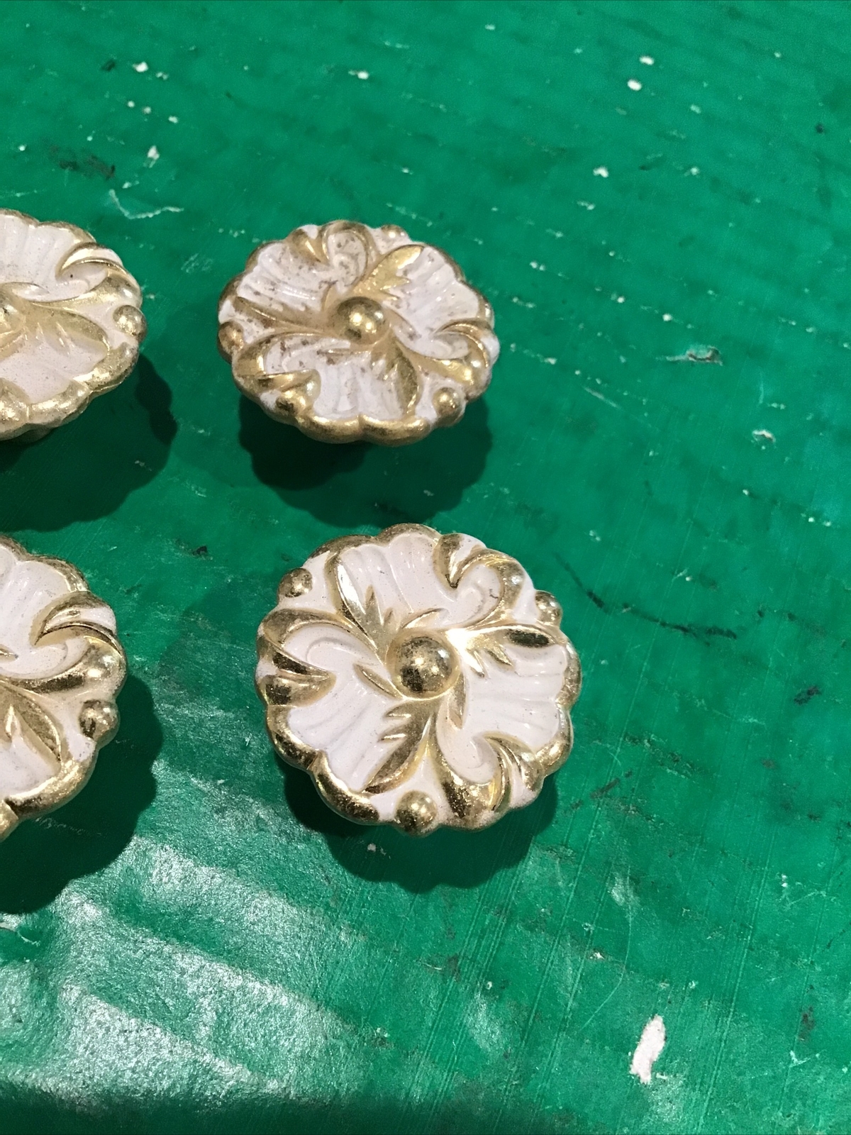 Lot of 4 Vintage 1960 Amerock Floral Cabinet Drawer Pulls/Knobs – White/ Brass