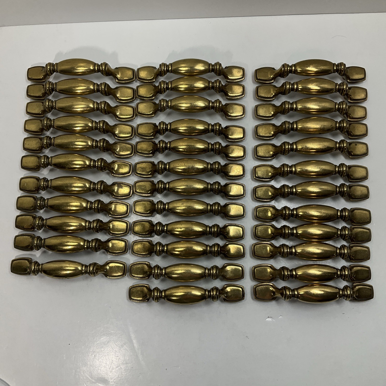 Keeler Brothers Corp. (KBC) 35 Pc. Vintage 1994 brass drawer pulls #N15736 Lot