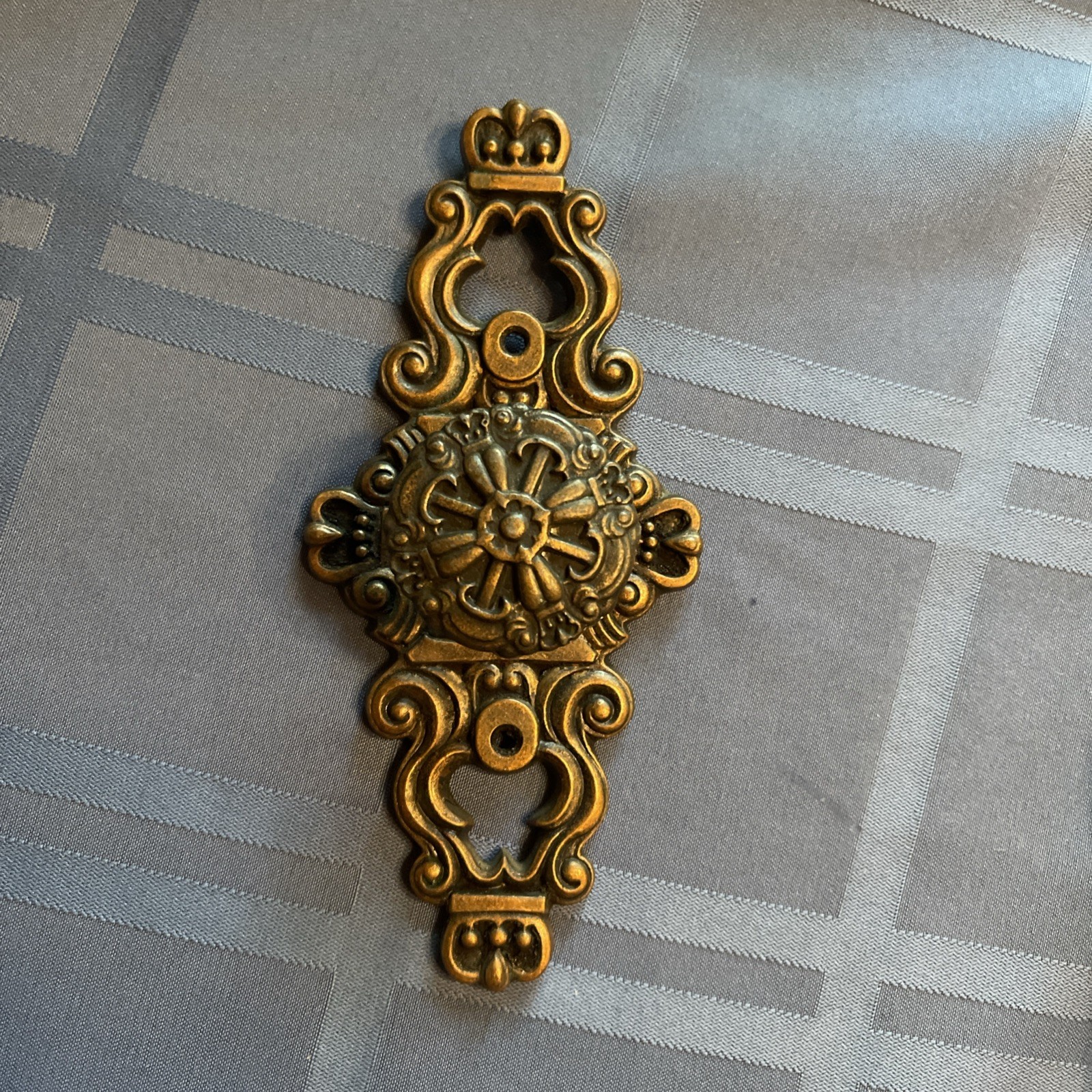 Vintage Hyer Ornate Brass Cabinet Door Knob Large Hollywood Regency Mid Century