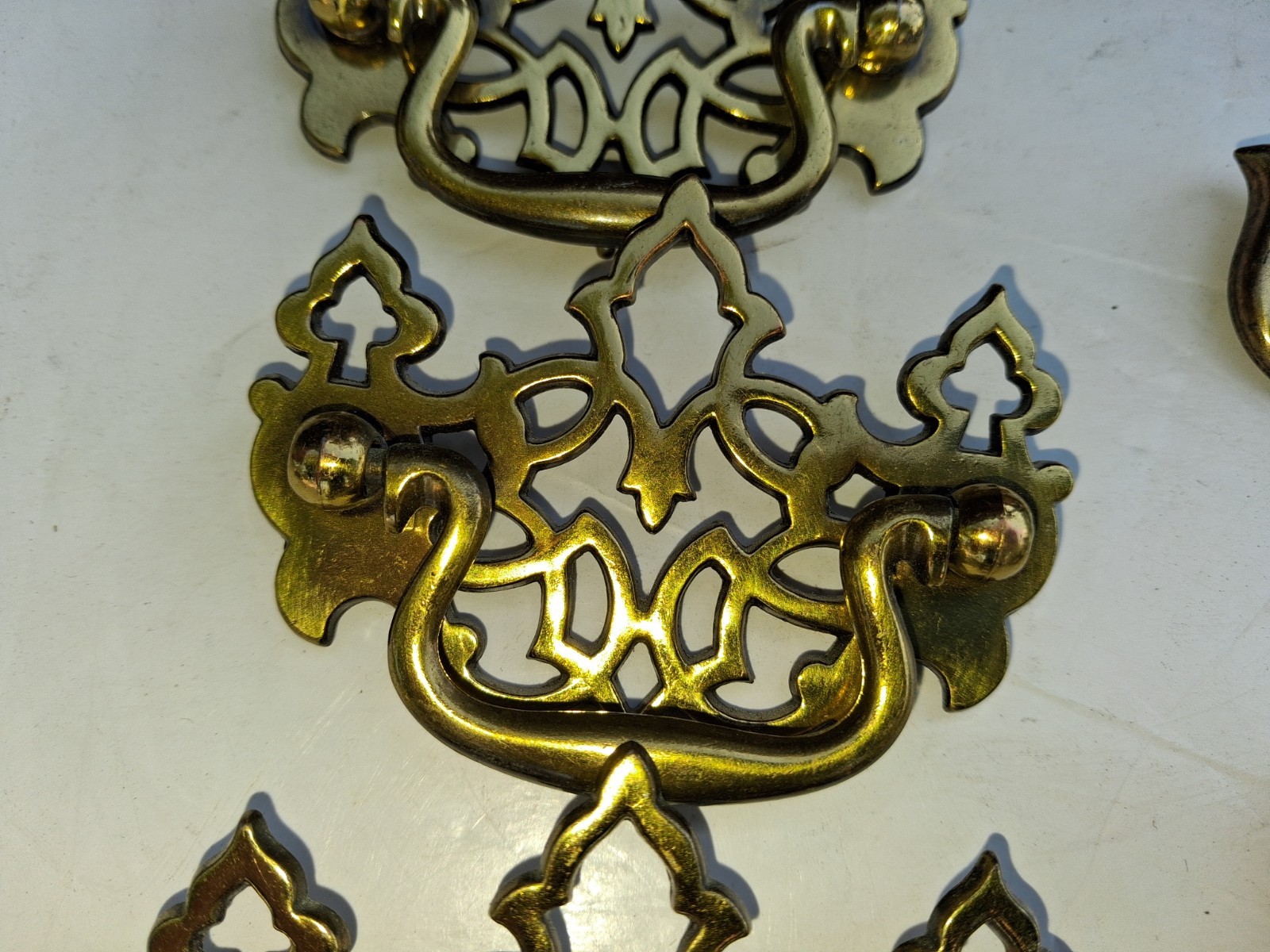 LOT OF VINTAGE ORNATE PULLS DRAWER HANDLES NO HARDWARE