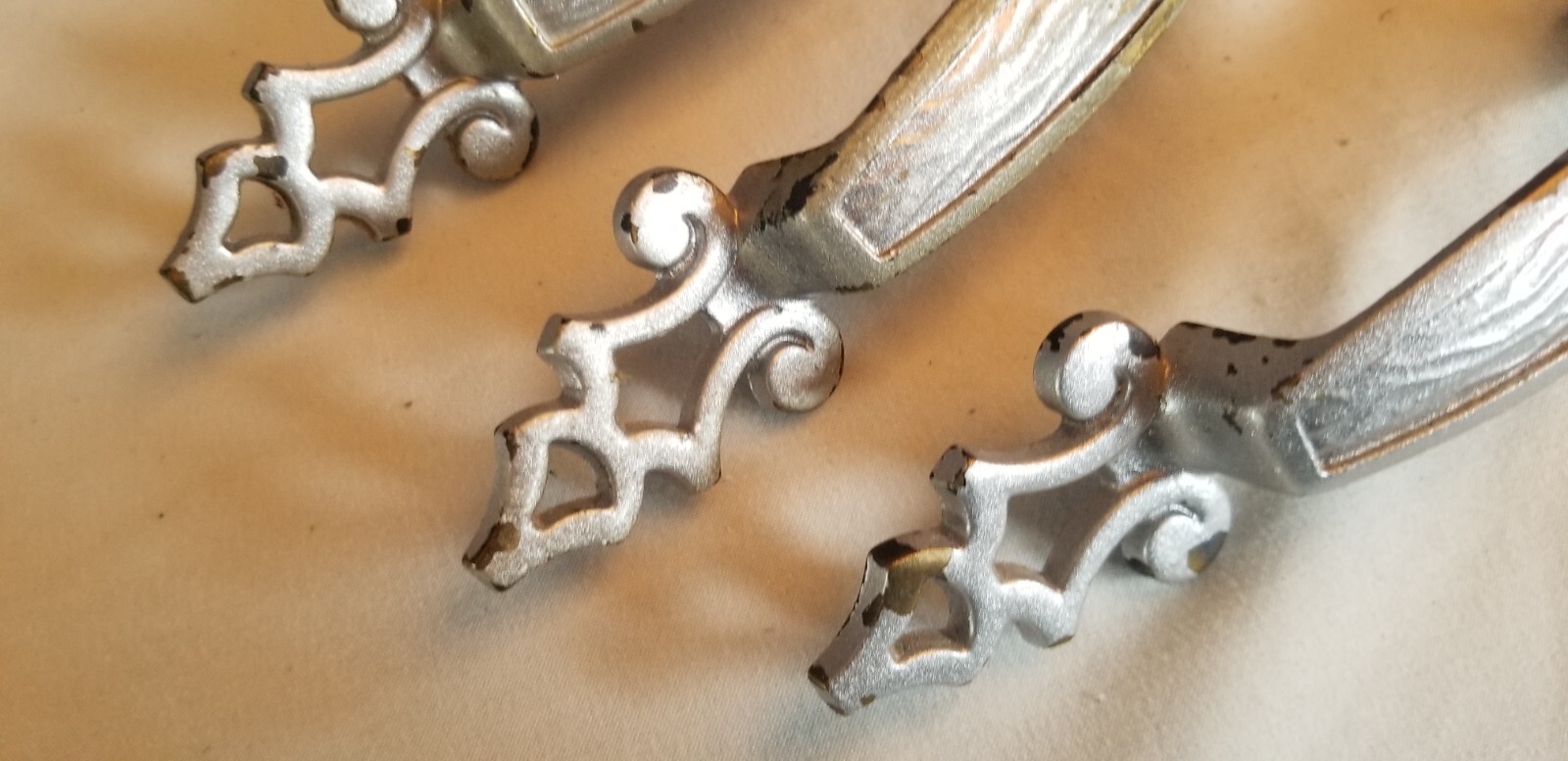 Lot of 6 Elegant Antique Brass Dresser Furniture Cabinet Pull Handles