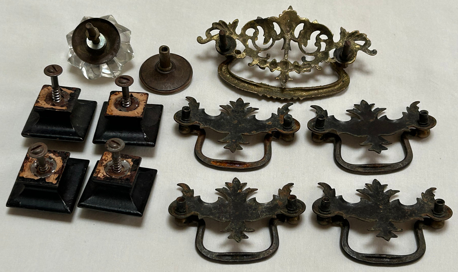 Vintage Glass Knob, 4 Oak Knobs, Brass Drawer Pulls Handles Lot