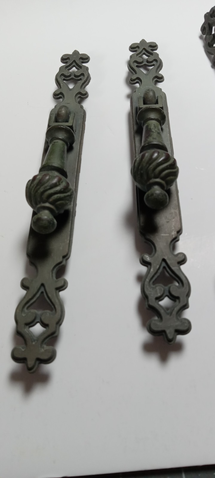 Vtg Amerock French Provincial Teardrop Drop Pulls Knobs w/ Vertical Backplates