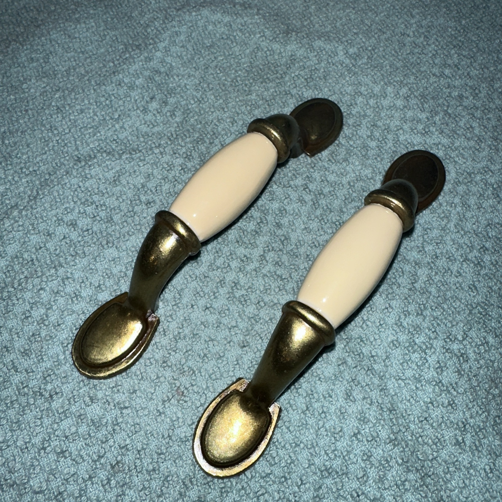Cast Brass & Porcelain Drawer Handle Pulls Bureau Cabinet Door Elegant Cream