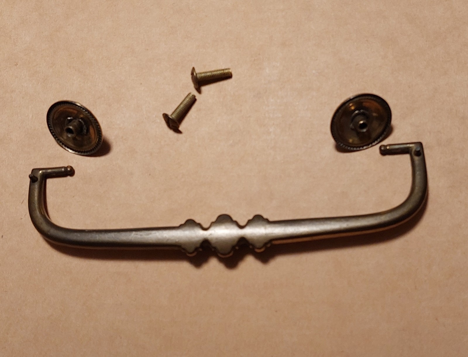 Keeler Brass Colonial Drawer Pull 6″ Bore Gold With Screws N19141