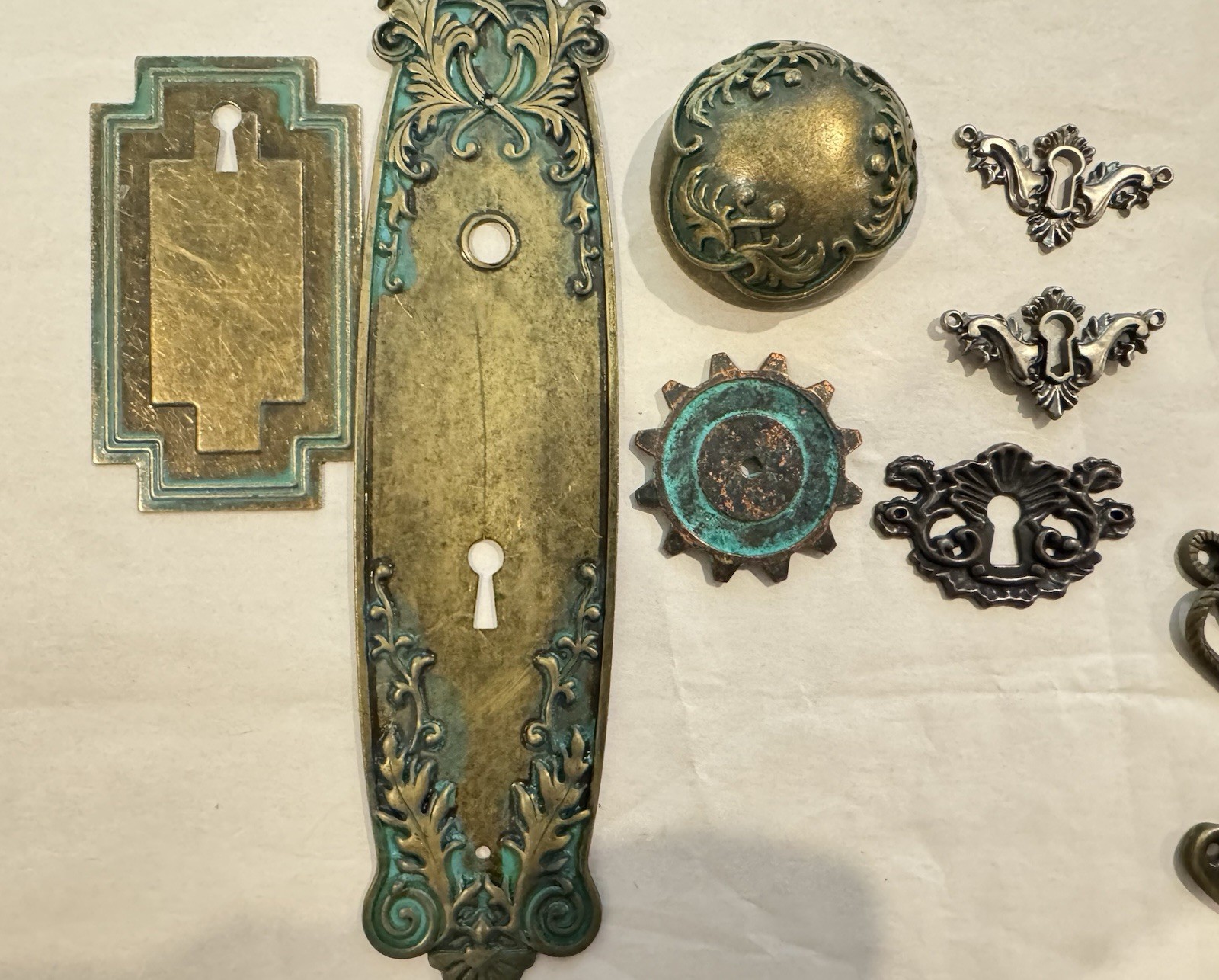 40 Pc Vintage Style Cabinet Hardware Lot Drawer Pulls Knobs Escutcheons Brass