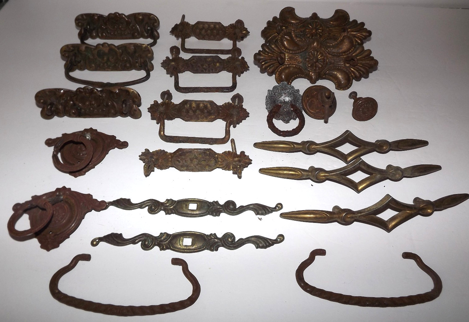 Vtg Lot 22 Drawer Pulls Backplates Salvage Rusty Brass Metal Repurpose Restore